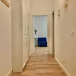 I-host - Monza 43 מילאנו